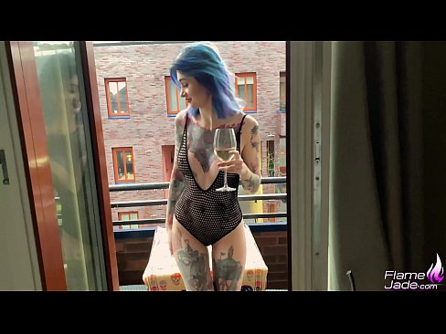 ❤️ Sjajna djevojka sisa gutljajem i strastveno jebe pod otvorenim nebom ❤❌ Porno video u pornografiji bs.teencumpot.ru ☑